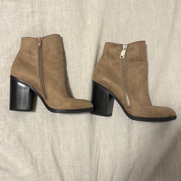 Call it spring booties! - Picture 4 of 4